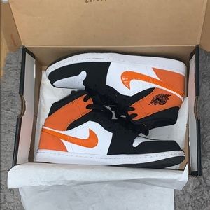 Air Jordan 1 Mid